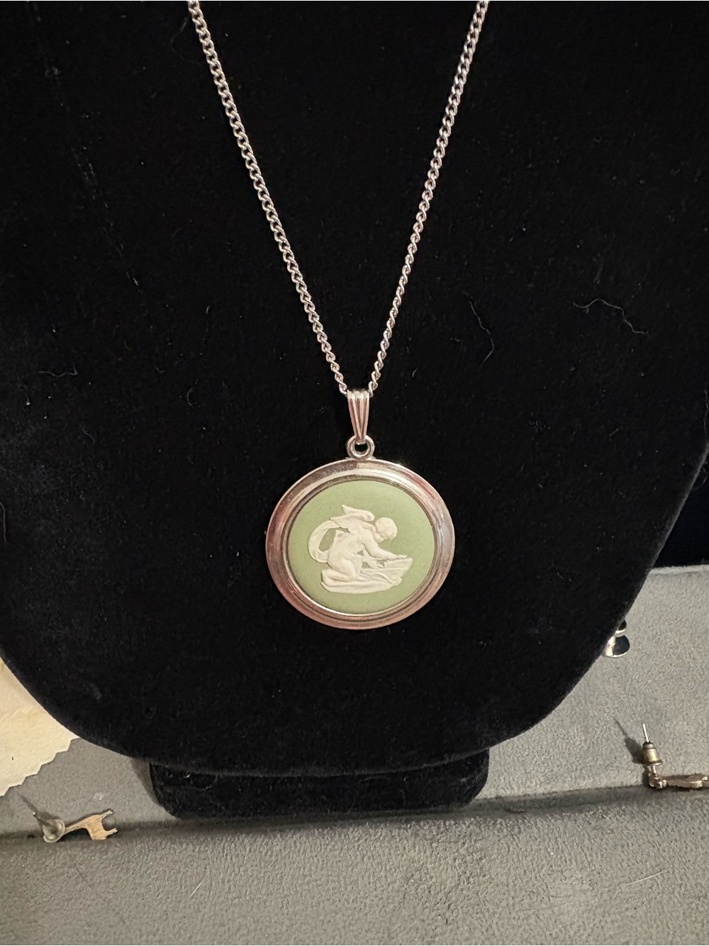 Vintage Wedgwood Green Jasperware Pendant Necklace Angel Arrow 23” Silver Tone